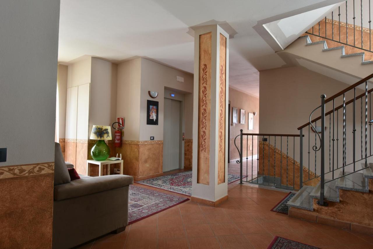 Hotel Ristorante Borgovecchio Montegrosso dʼAsti Eksteriør bilde