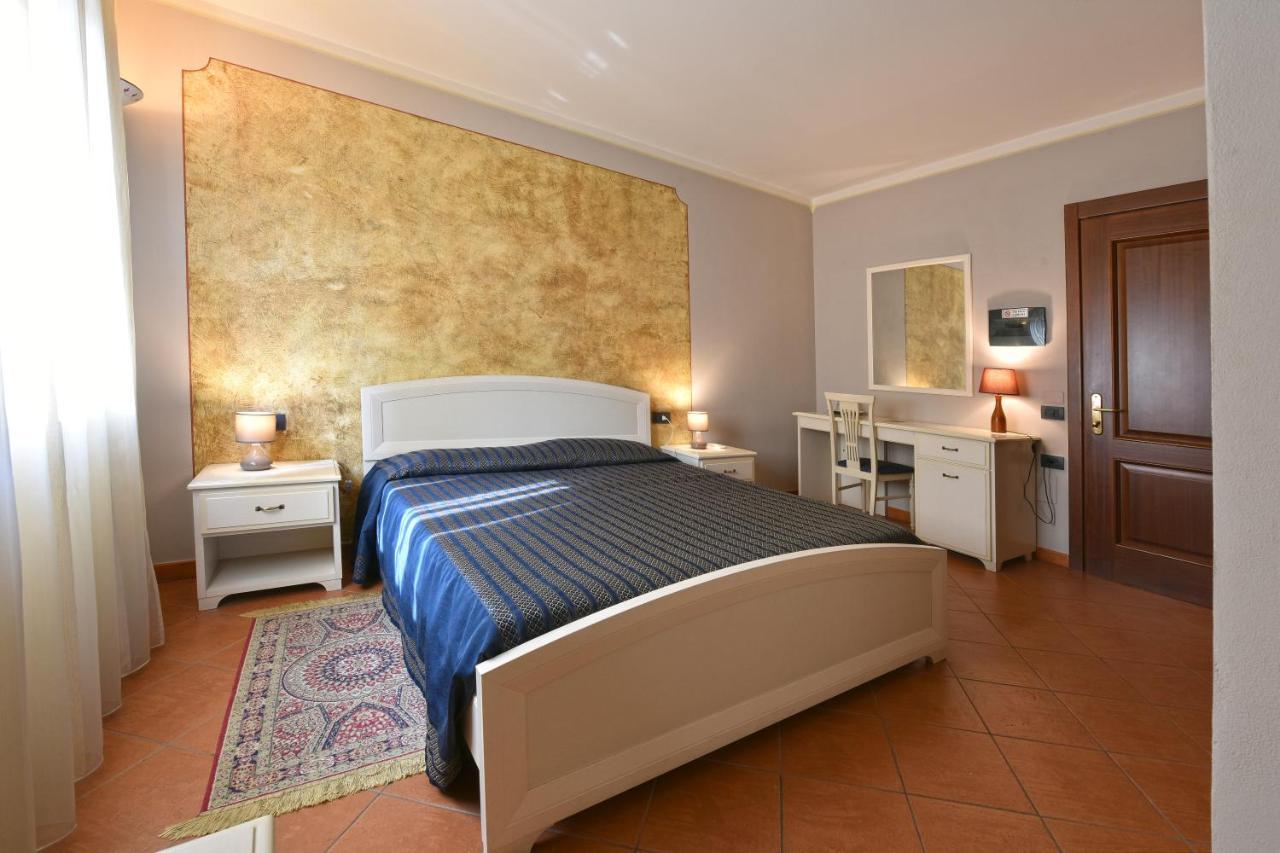 Hotel Ristorante Borgovecchio Montegrosso dʼAsti Eksteriør bilde