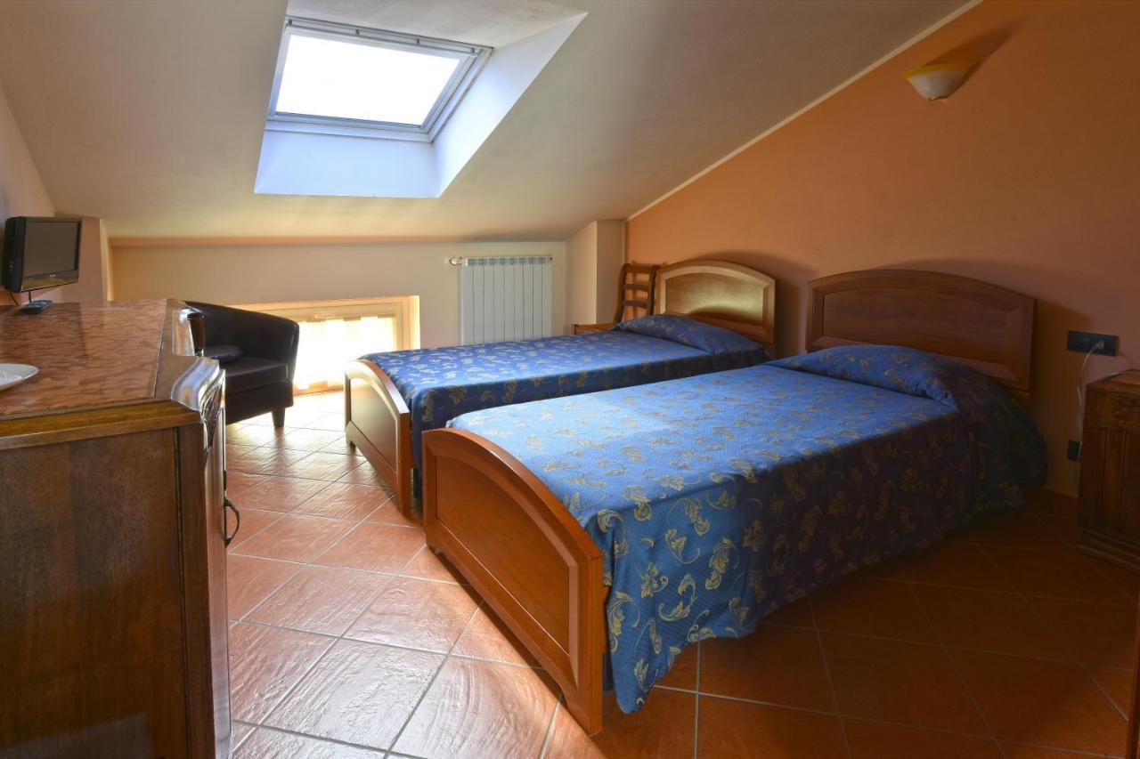 Hotel Ristorante Borgovecchio Montegrosso dʼAsti Eksteriør bilde